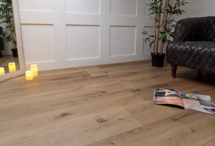 Виниловый ламинат клеевой AQUAFLOOR Realwood XL GLUE AF8009XL GLUE (1524x228x2.5 мм)